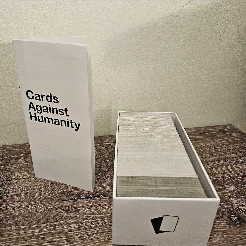 Cards Against Humanity Main Party Pack - Picture 3 of 3